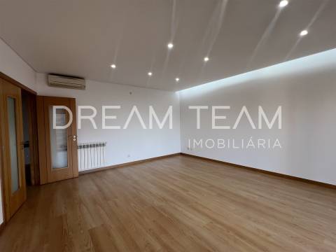 Apartamento T3 Venda em Odivelas,Odivelas