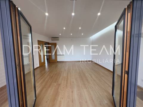 Apartamento T3 Venda em Odivelas,Odivelas