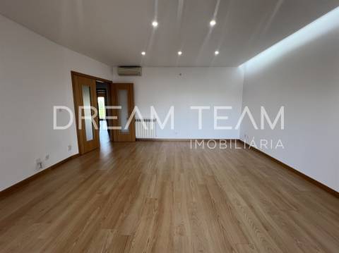Apartamento T3 Venda em Odivelas,Odivelas