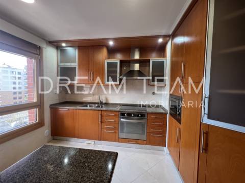 Apartamento T3 Venda em Odivelas,Odivelas