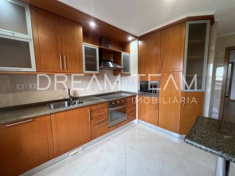 Apartamento T3 Venda em Odivelas,Odivelas