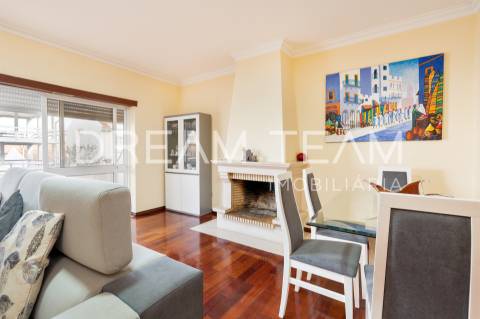 Apartamento T3 com terraço no centro do Montijo