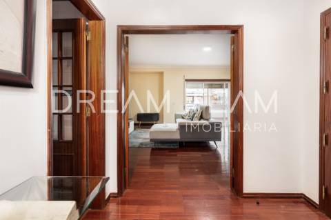 Apartamento T3 com terraço no centro do Montijo