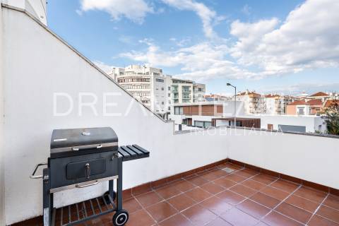 Apartamento T3 com terraço no centro do Montijo