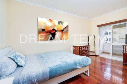 Apartamento T3 com terraço no centro do Montijo