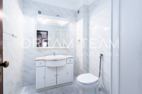 Apartamento T3 com terraço no centro do Montijo