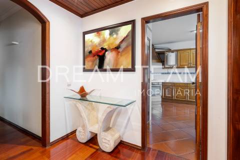 Apartamento T3 com terraço no centro do Montijo