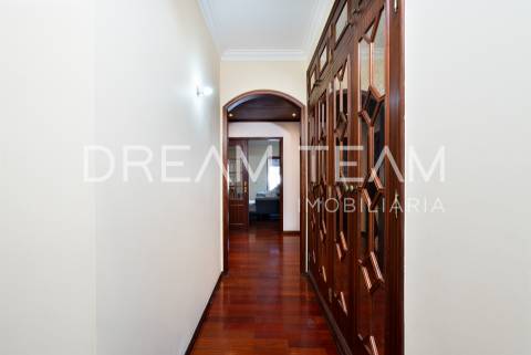 Apartamento T3 com terraço no centro do Montijo