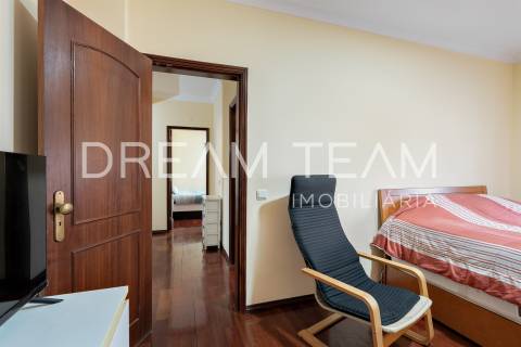 Apartamento T3 com terraço no centro do Montijo