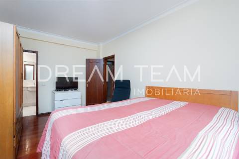 Apartamento T3 com terraço no centro do Montijo