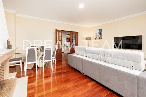 Apartamento T3 com terraço no centro do Montijo