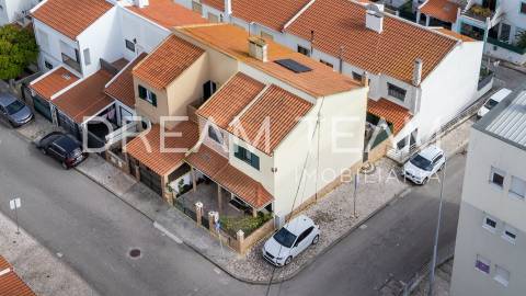 Moradia T3+2 nas Manteigadas - Setúbal