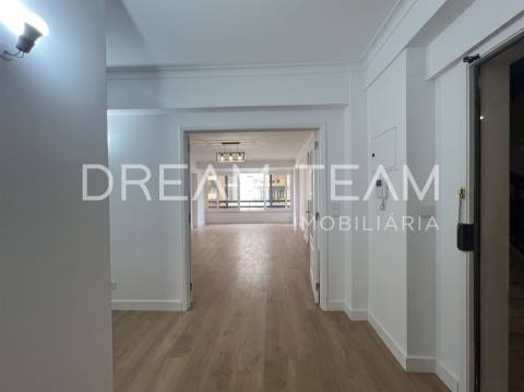 Apartamento T3 Venda em São Domingos de Benfica,Lisboa