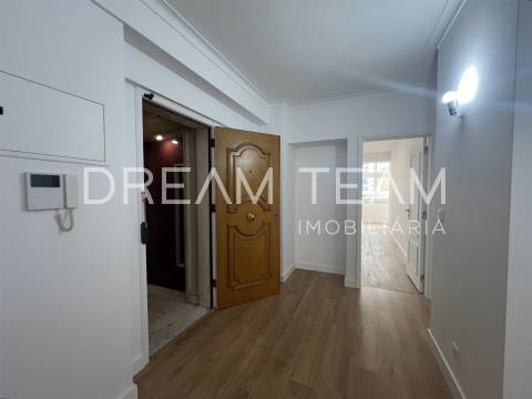 Apartamento T3 Venda em São Domingos de Benfica,Lisboa