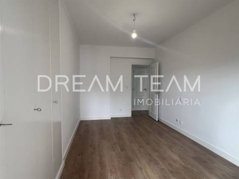 Apartamento T3 Venda em São Domingos de Benfica,Lisboa