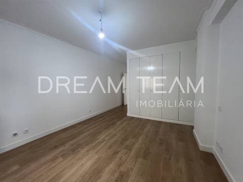 Apartamento T3 Venda em São Domingos de Benfica,Lisboa