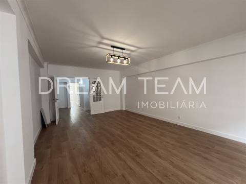 Apartamento T3 Venda em São Domingos de Benfica,Lisboa