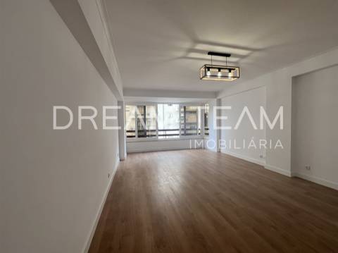 Apartamento T3 Venda em São Domingos de Benfica,Lisboa