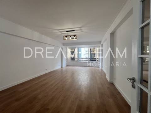 Apartamento T3 Venda em São Domingos de Benfica,Lisboa