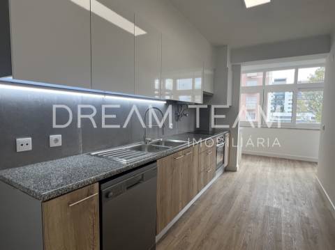 Apartamento T3 Venda em São Domingos de Benfica,Lisboa
