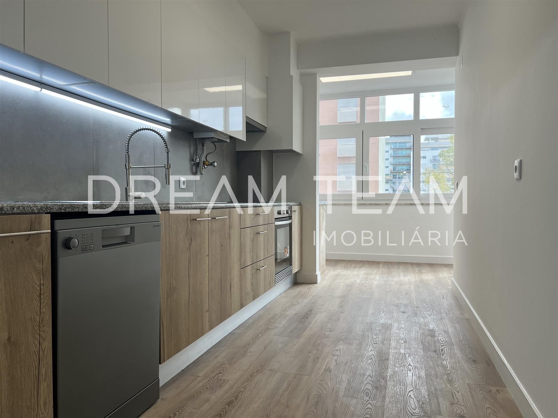 Apartamento T3 Venda em São Domingos de Benfica,Lisboa