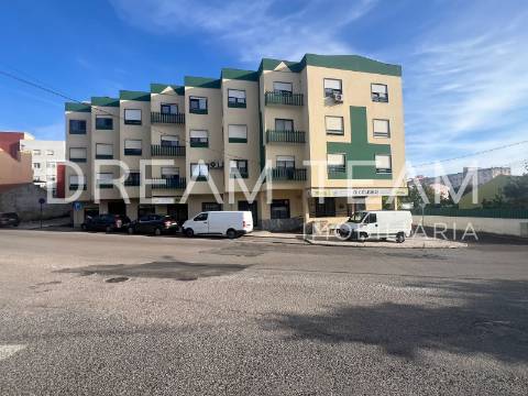 Apartamento T2 / Arrendamento / Setúbal