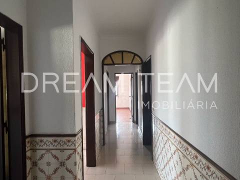 Apartamento T2 / Arrendamento / Setúbal
