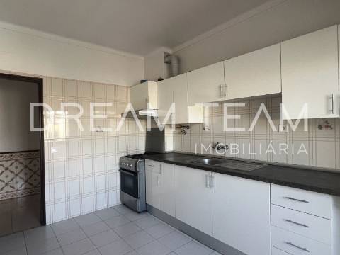 Apartamento T2 / Arrendamento / Setúbal