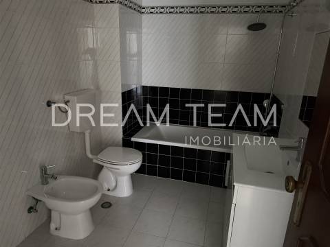 Apartamento T2 / Arrendamento / Setúbal