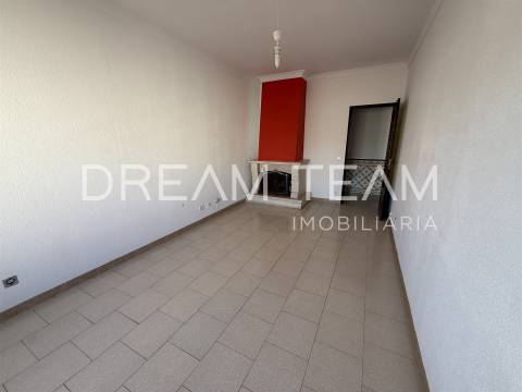 Apartamento T2 / Arrendamento / Setúbal