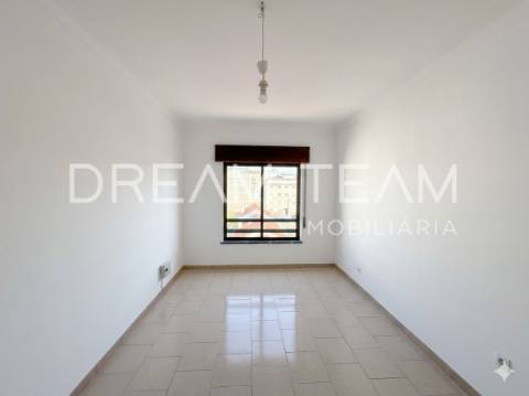Apartamento T2 / Arrendamento / Setúbal