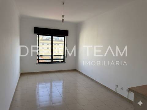 Apartamento T2 / Arrendamento / Setúbal