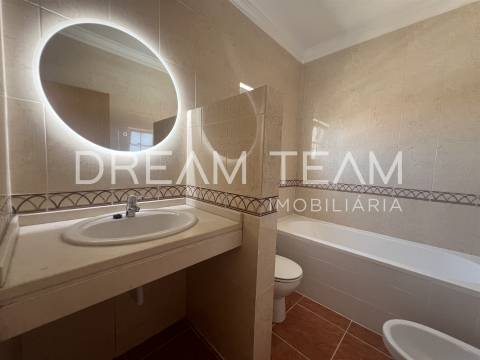 Moradia T4  com Piscina e Lote de 900 m² – Quinta da Serralheira, Setúbal