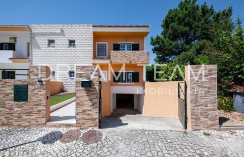 Moradia T4  com Piscina e Lote de 900 m² – Quinta da Serralheira, Setúbal