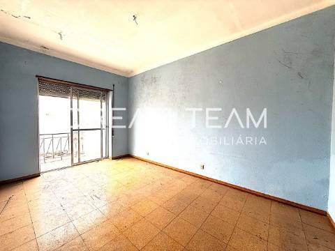 Apartamento T4 Pcta. Olga Morais Sarmento - Setúbal