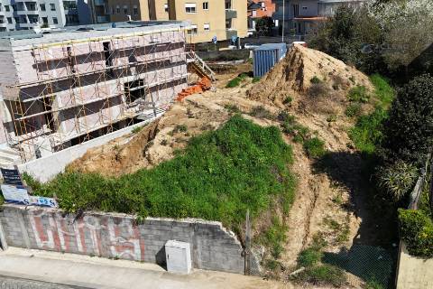 Lote de Terreno - Porto, Maia