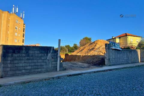 Moradia Geminada T3+1