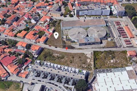 Lote de Terreno em Pedrouços para construção de 2 moradias