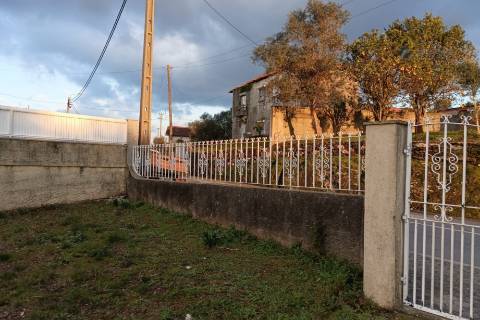 Terreno com viabilidade construção - Crestuma, Porto
