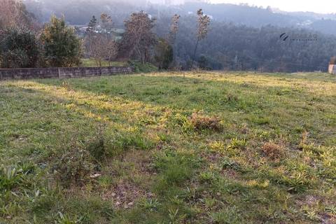 Terreno com viabilidade construção - Crestuma, Porto