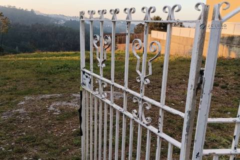 Terreno com viabilidade construção - Crestuma, Porto