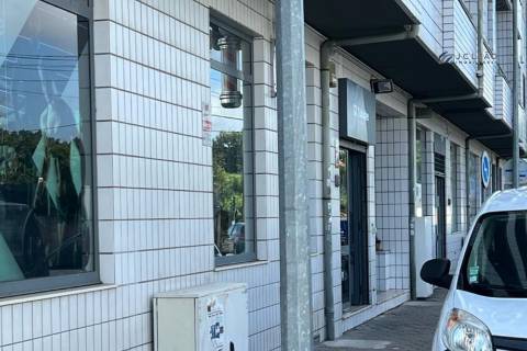 Escritório com 293 m2 em Vilar de Andorinho