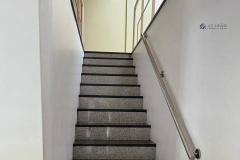 Escritório com 293 m2 em Vilar de Andorinho