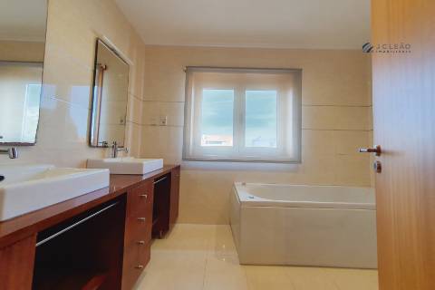 Moradia Geminada T4 - Matosinhos, Porto