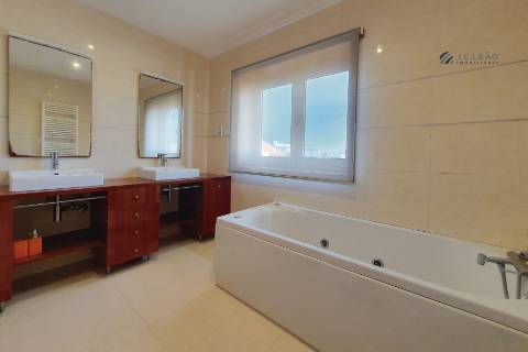 Moradia Geminada T4 - Matosinhos, Porto