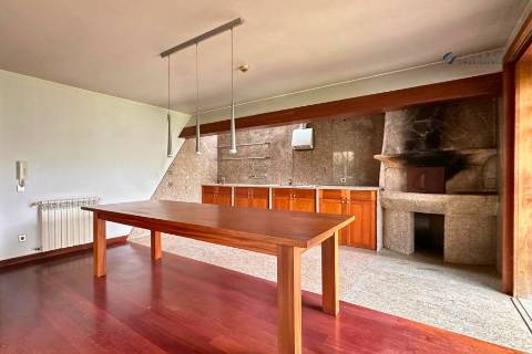 Moradia T4 com piscina