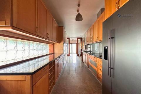 Moradia T4 com piscina