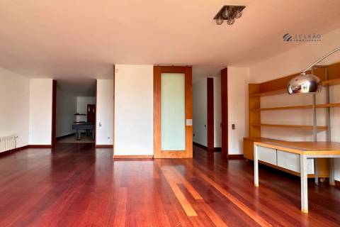 Moradia T4 com piscina