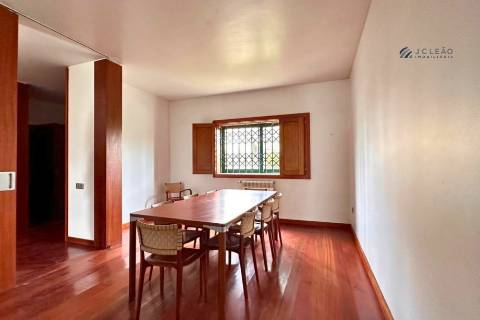 Moradia T4 com piscina