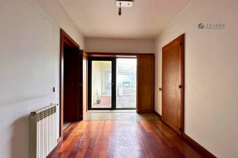 Moradia T4 com piscina